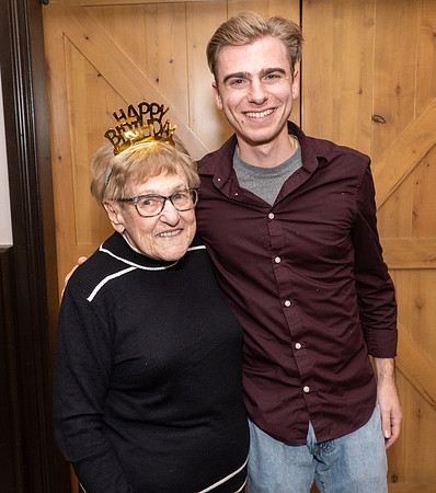 Phyllis-90th-BDay--111123-0187