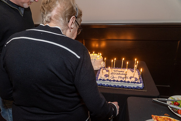 Phyllis-90th-BDay--111123-0157
