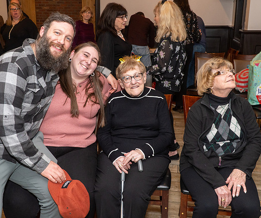Phyllis-90th-BDay--111123-0150