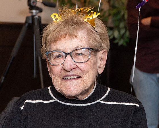 Phyllis-90th-BDay--111123-0110